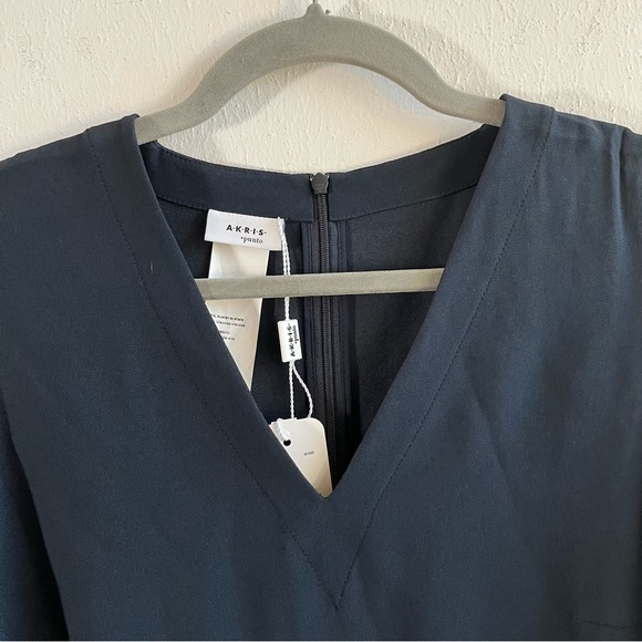 Akris Punto Blouse Navy (Marine) Blue Sleeveless V Neck Silk Trim Top Sz 8 NWT - Picture 3 of 13